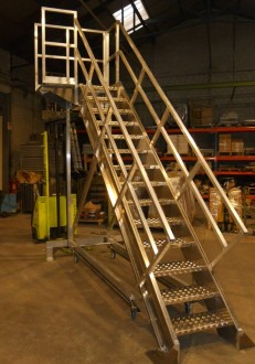 Escalier d’accès avec palier en aluminium - Devis sur Techni-Contact.com - 4