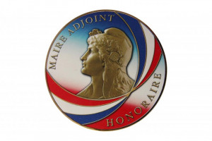 Médaille événementielle avec gravure maire adjoint honoraire - Devis sur Techni-Contact.com - 1