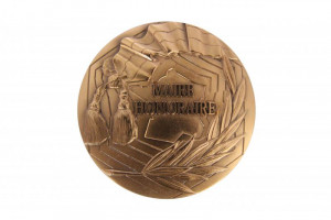 Médaille événementielle avec gravure maire honoraire - Devis sur Techni-Contact.com - 2