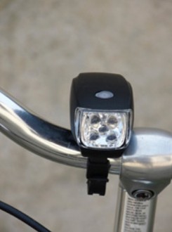 Mini lampe avant pour vélo - Devis sur Techni-Contact.com - 1