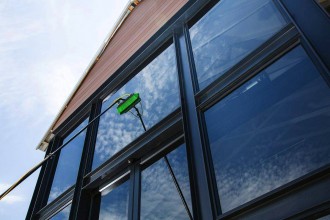 Nettoyage vitres et panneaux photovoltaiques - Devis sur Techni-Contact.com - 3