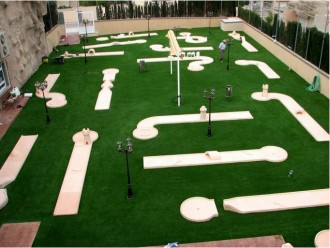 Parcours mini golf à 12 pistes - Eléments de piste : 46 ou 67 - Obstacles : 22 ou 34