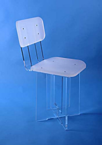 Petite Chaise en Plexiglas Pied en Croix - Devis sur Techni-Contact.com - 1