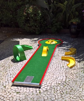 Piste Mini Golf et kit pour écoles Basic - Longueur : 3,33 m, Largeur : 59 cm, Cercle : Ø 93 cm
