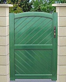 Portail aluminium battant plein cintré - La couleur du portail par défaut (Vert 6005)