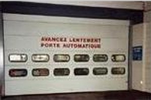 Portes sectionnelles - Automatisées avec armoire pour télécommande
