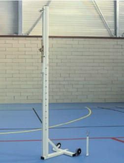 Poteaux de volley ball scolaires mobiles - Hauteur hors sol : 2,55 m - acier galvanisé - avec treuil