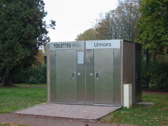Toilette public à cellule unique plus urinoir - Devis sur Techni-Contact.com - 1