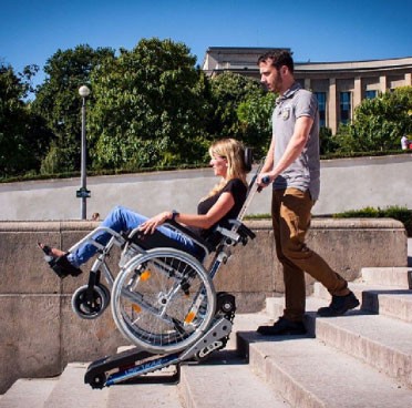 Monte escalier électrique pour fauteuil roulant : Devis sur Techni-Contact  - Fauteuil roulant monte-escalier