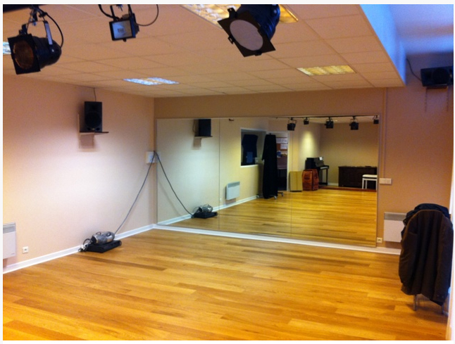 Miroir plat pour salle de danse : Devis sur Techni-Contact - Mur de