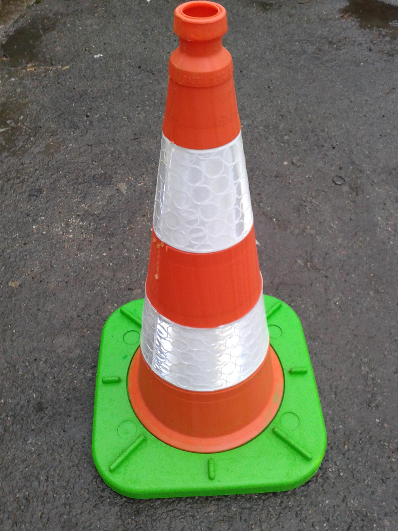 Cônes de sécurité routière 12 PCS Cônes de stationnement en PVC 45,7 cm avec