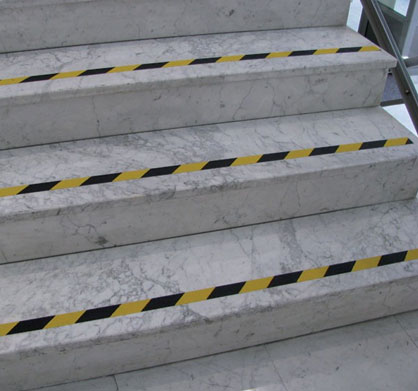 Bande antidérapante pour escalier : Devis sur Techni-Contact - Bande  anti-agrippante