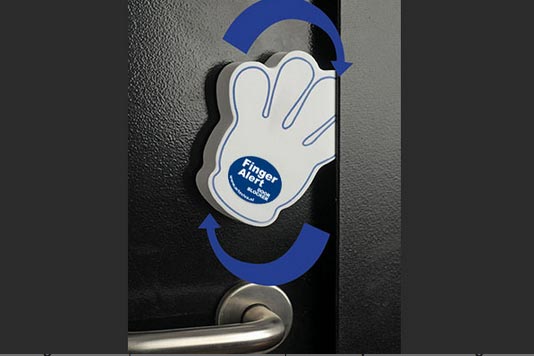 Anti pince doigts pour porte : Commandez sur Techni-Contact - Sécurité pour  portes GAROMIN ®
