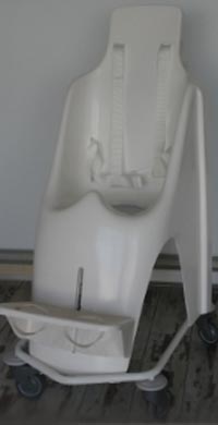 Fauteuil de toilette enfant handicapé : Devis sur Techni-Contact - Fauteuil  WC à base roulante