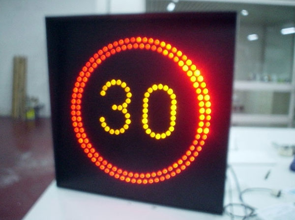 Baguette Lumineuse LED De Signalisation 54 Cm - Rouge - étanche - Pour Sécurité, Circulation, Pompier, événements