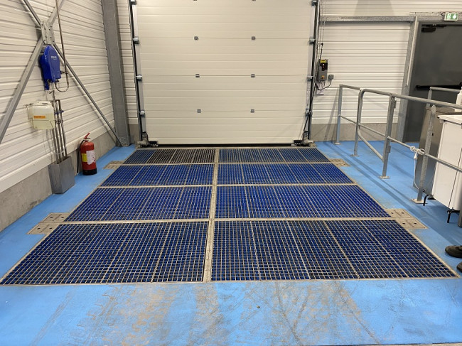 Tapis Adhésif Anti-salissures 60x45 Cm DOITOOL - Pour Salles Blanches, Labos, Hôpitaux - Capte 99% Des Particules - Usage Jetable 30 Fois - Bleu